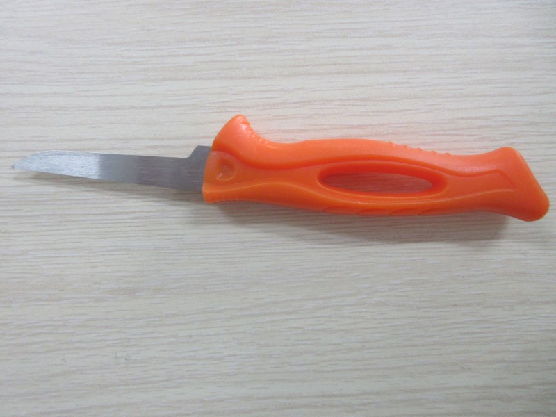 Plastic knives